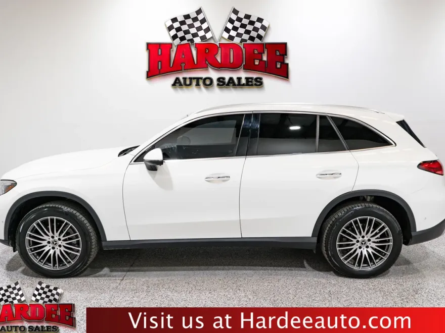 2023 Mercedes Benz GLC 300 4MATIC photo 1