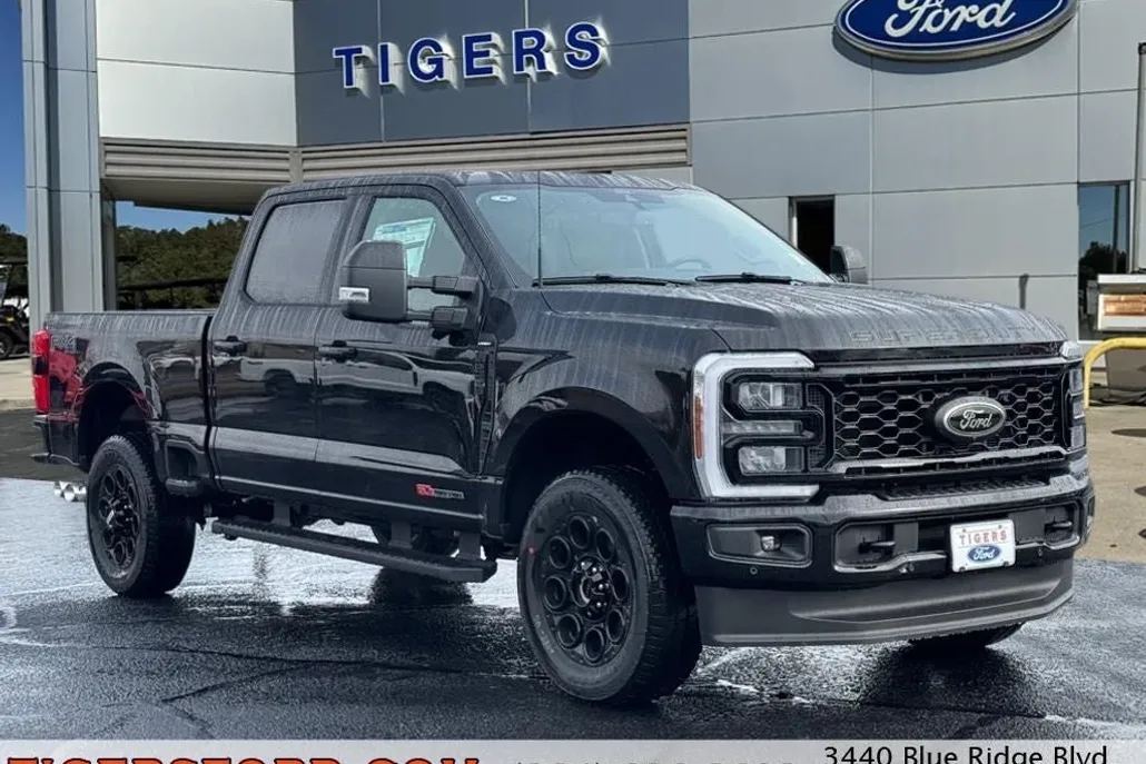 2025 Ford F-250 Lariat photo 1