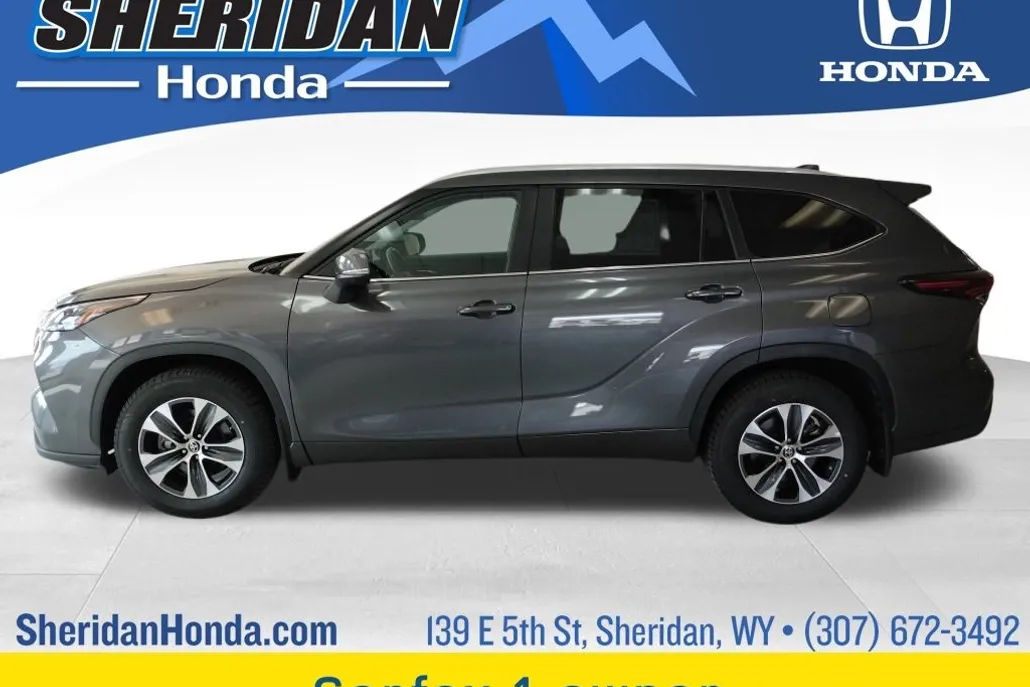 2024 Toyota Highlander XLE photo 1