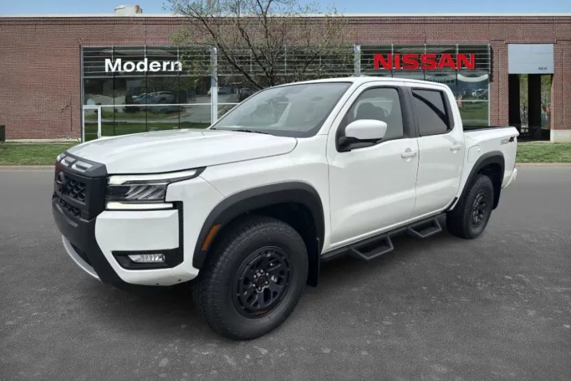2025 Nissan Frontier PRO-4X photo 1