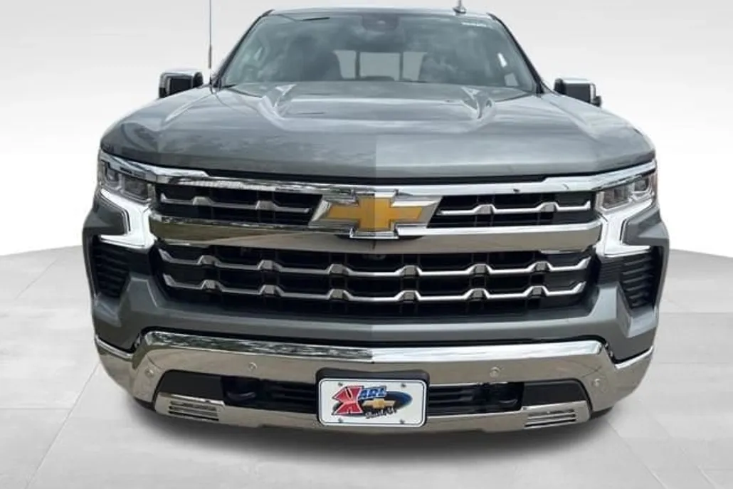 2025 Chevrolet Silverado 1500 LTZ photo 1