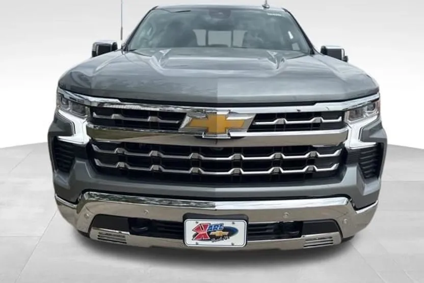 2025 Chevrolet Silverado 1500 LTZ photo 1
