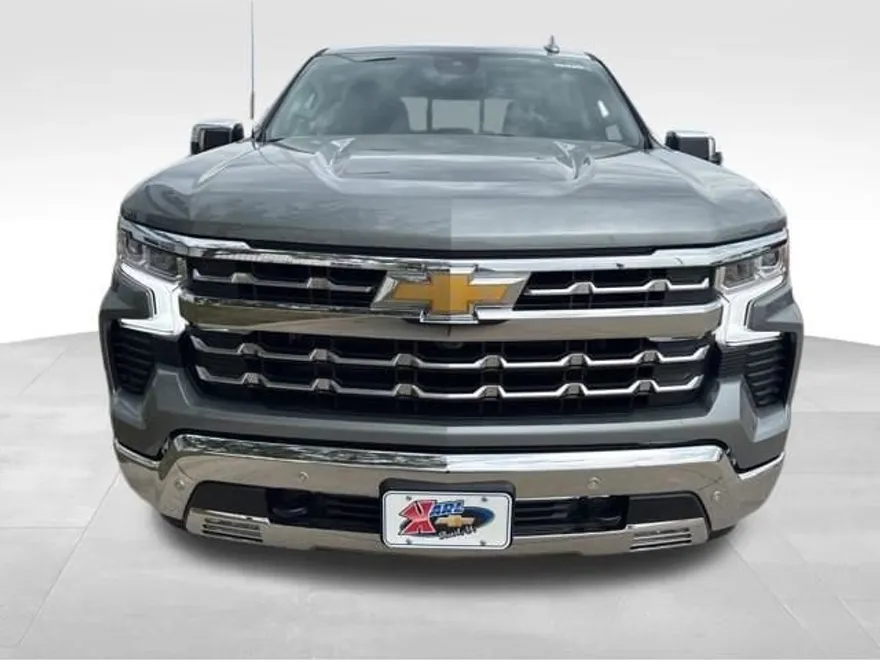 2025 Chevrolet Silverado 1500 LTZ photo 1