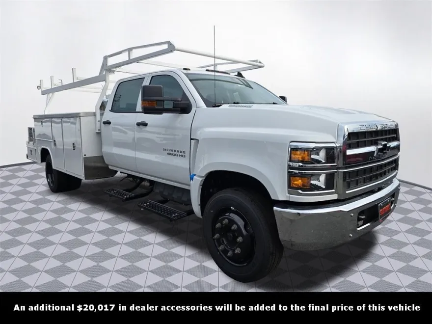 2023 Chevrolet Silverado 5500HD Work Truck photo 1
