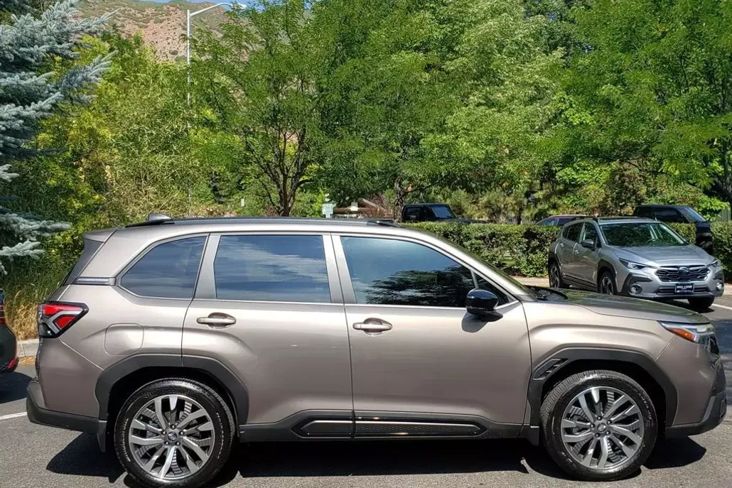2025 Subaru Forester Touring photo 1