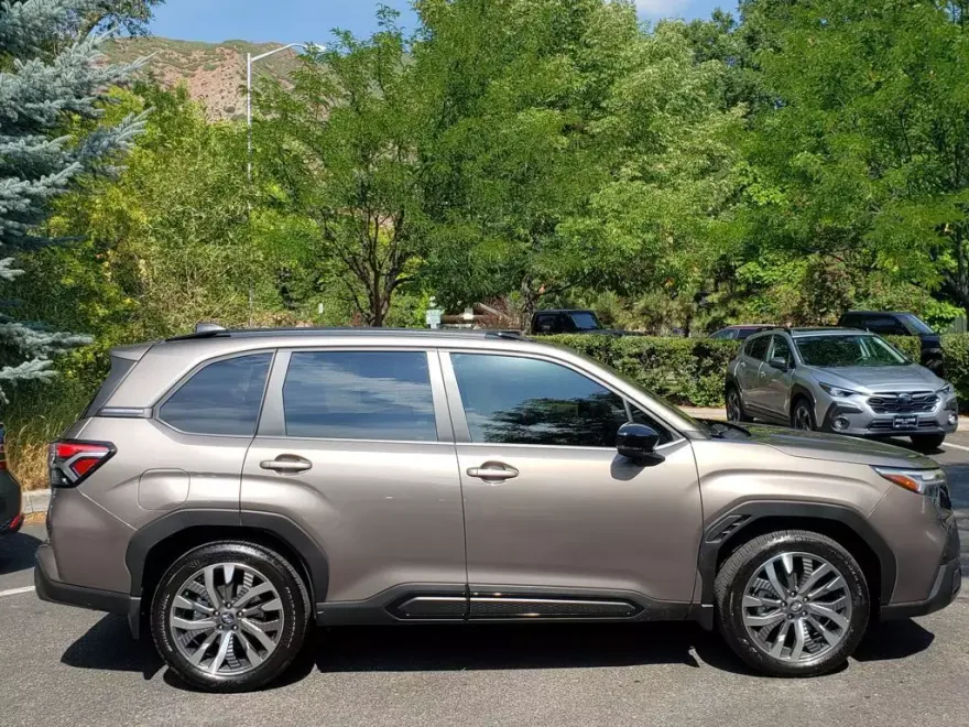 2025 Subaru Forester Touring photo 1