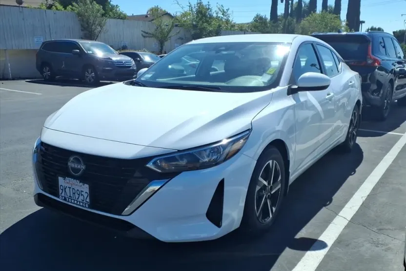 2024 Nissan Sentra SV photo 1