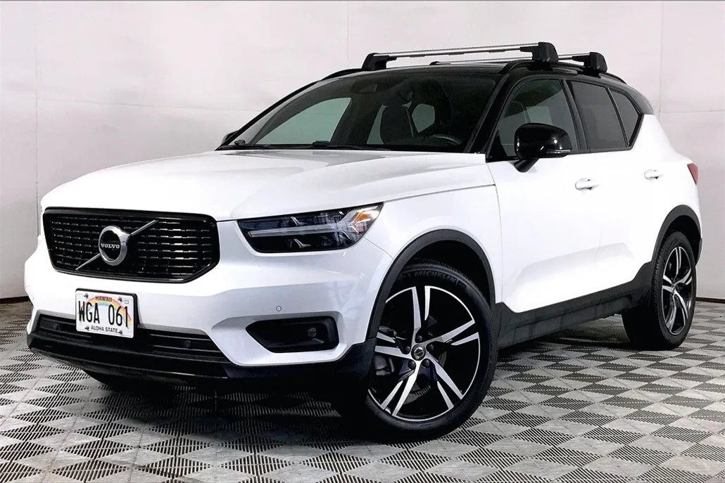 2021 Volvo XC40 R-Design photo 1