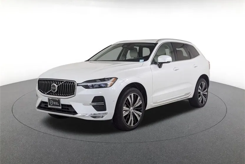 2023 Volvo XC60 B5 Ultimate photo 1