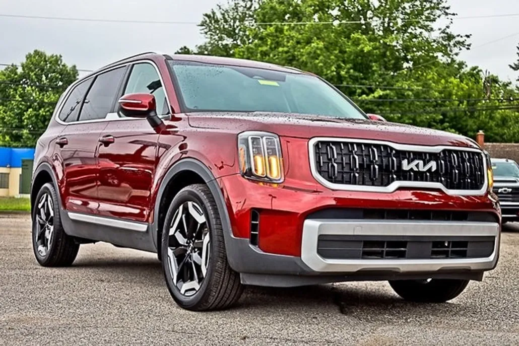 2024 Kia Telluride EX photo 1