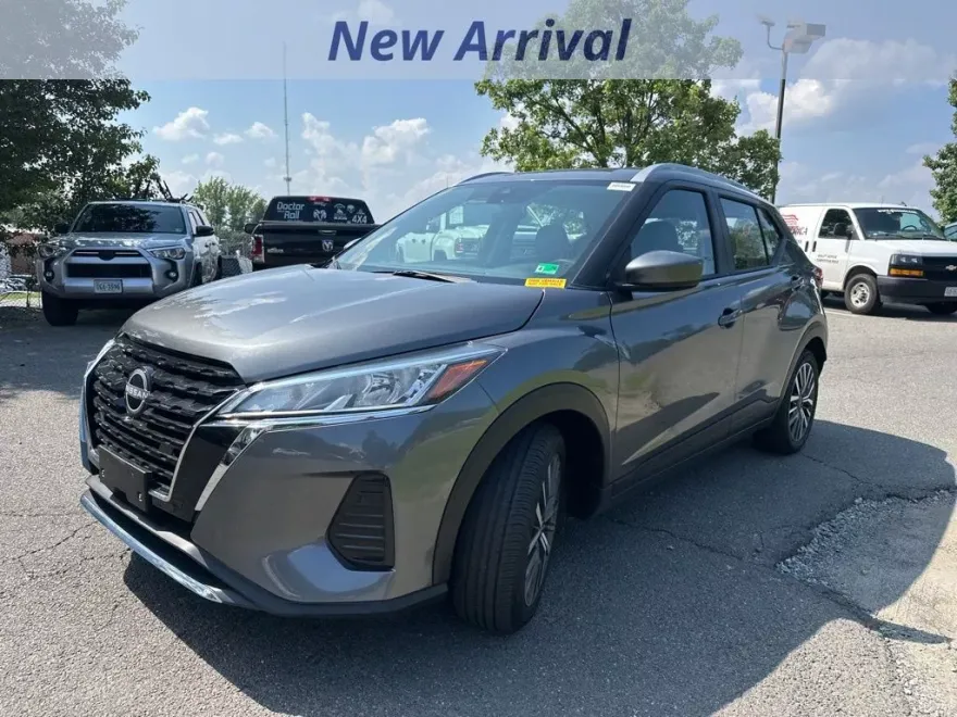 2024 Nissan Kicks SV photo 1
