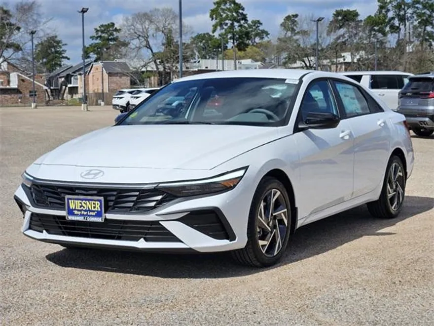 2025 Hyundai Elantra SEL Sport photo 1