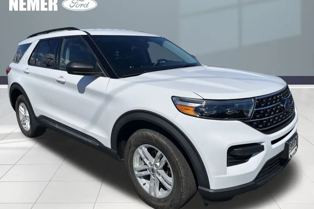 2020 Ford Explorer XLT photo 1