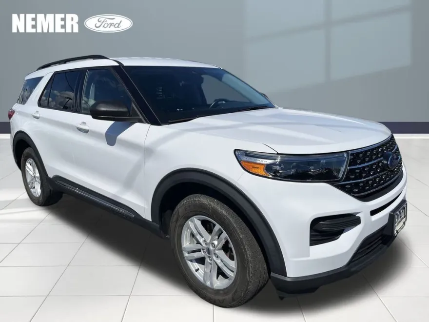 2020 Ford Explorer XLT photo 1