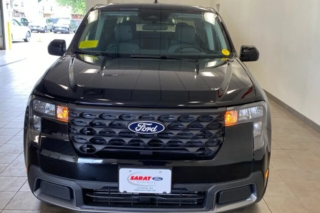 2025 Ford Maverick XLT photo 1