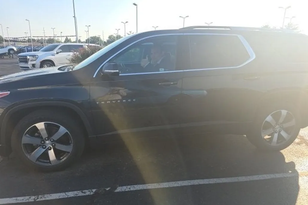 2018 Chevrolet Traverse 3LT Leather photo 1