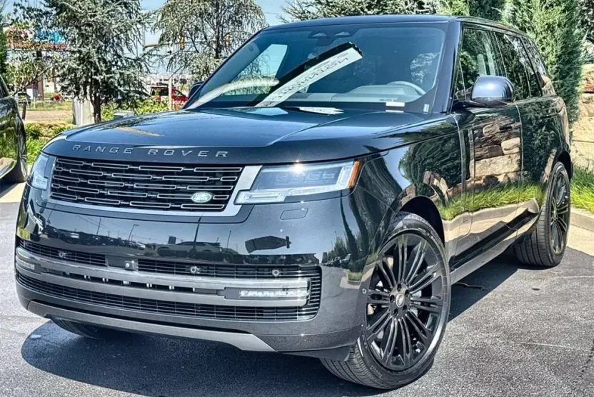 2025 Land Rover Range Rover SE photo 1