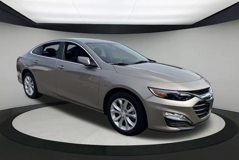 2025 Chevrolet Malibu 1LT photo 1