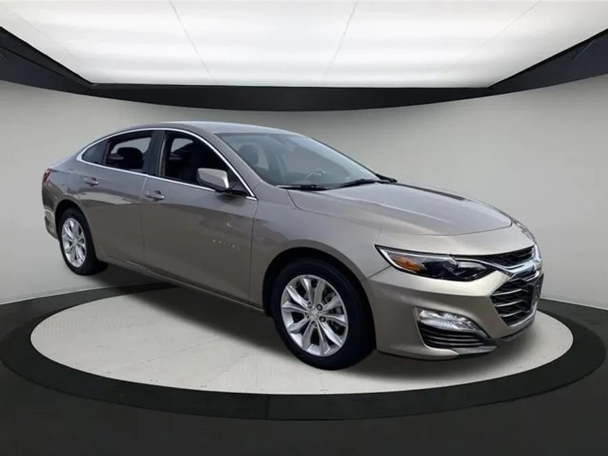 2025 Chevrolet Malibu 1LT photo 1