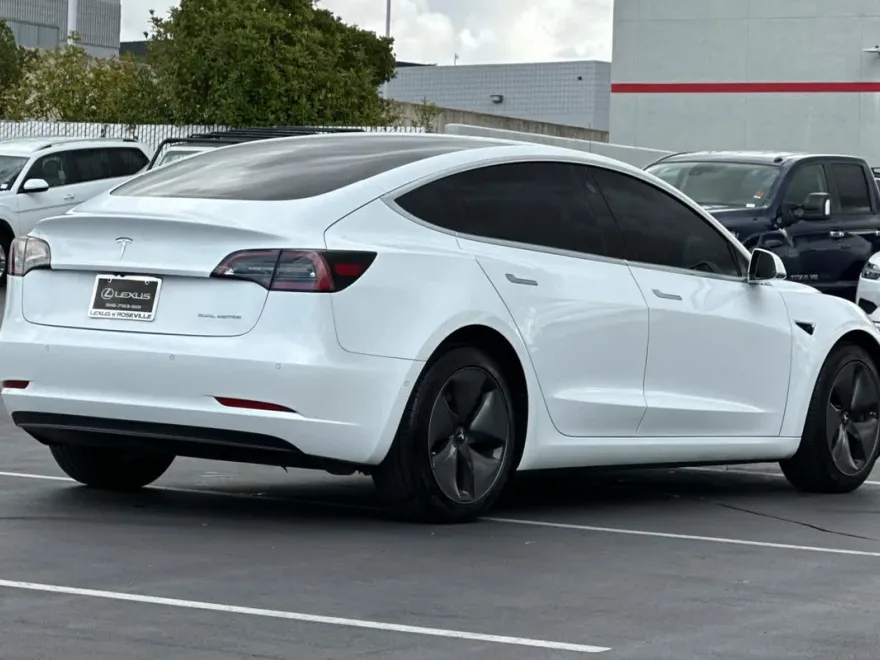 2018 Tesla Model 3 photo 1