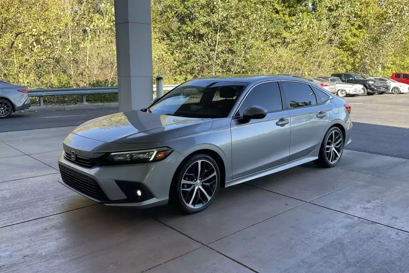 2022 Honda Civic Touring photo 1