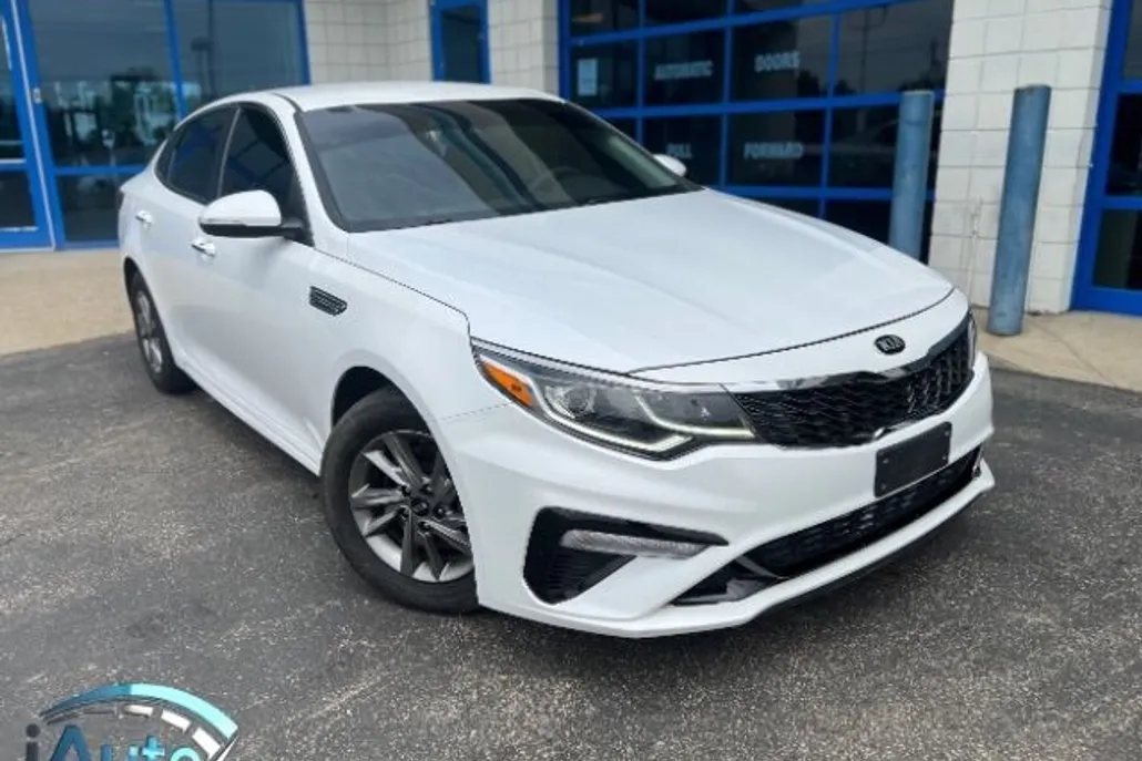 2020 Kia Optima LX photo 1