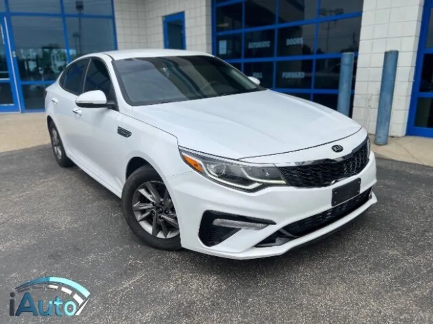 2020 Kia Optima LX photo 1