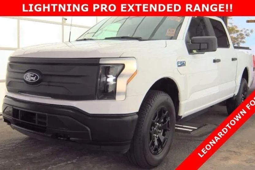 2025 Ford F-150 Lightning photo 1