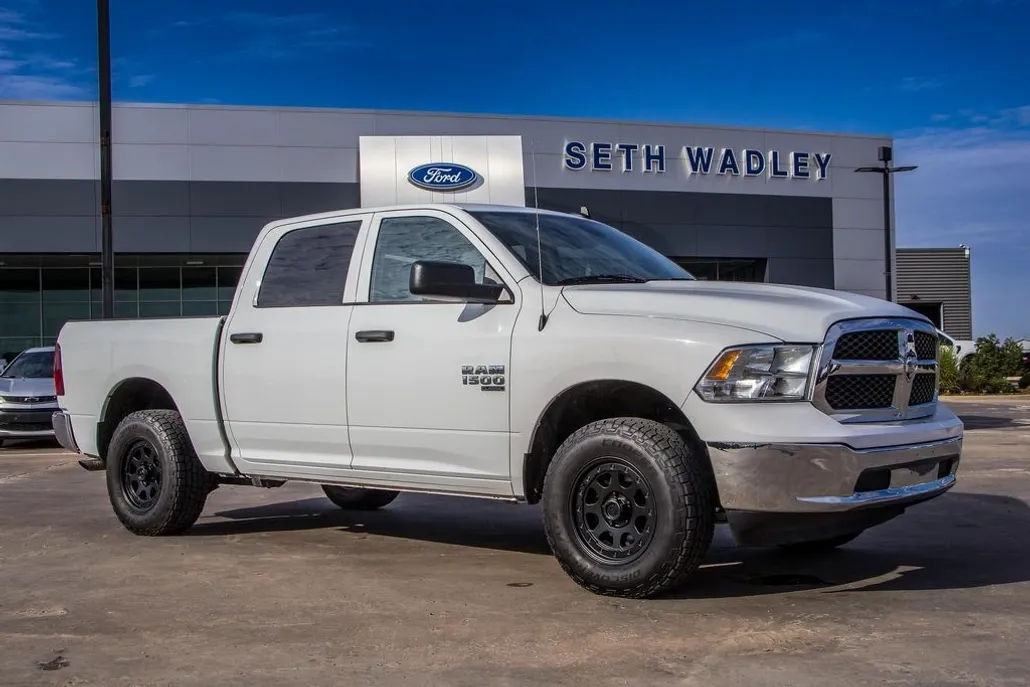 2023 Ram 1500 Classic SLT photo 1