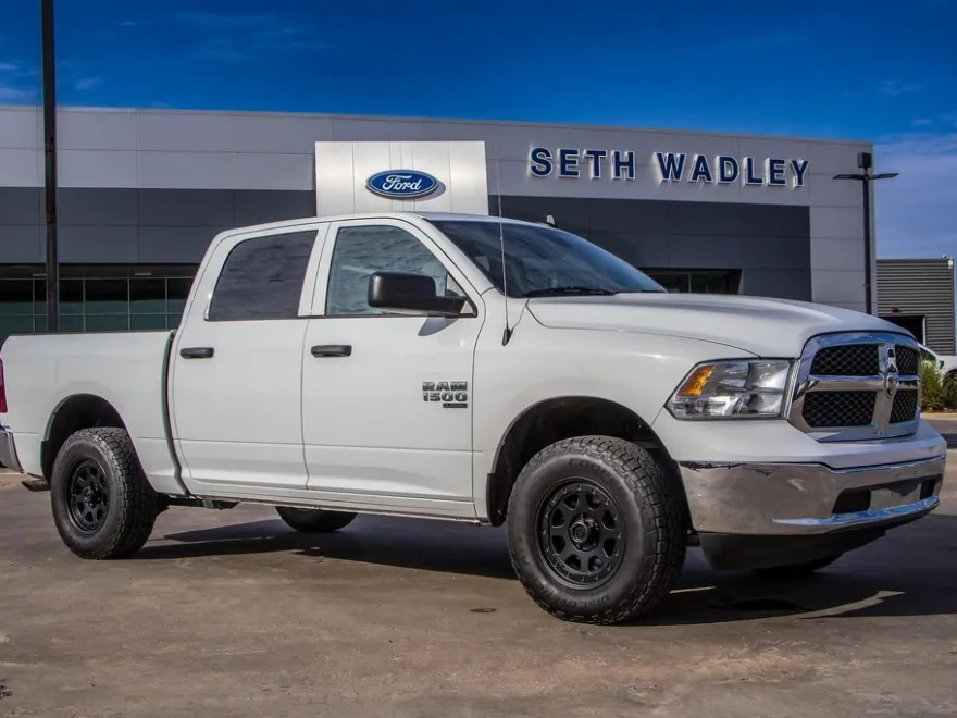 2023 Ram 1500 Classic SLT photo 1
