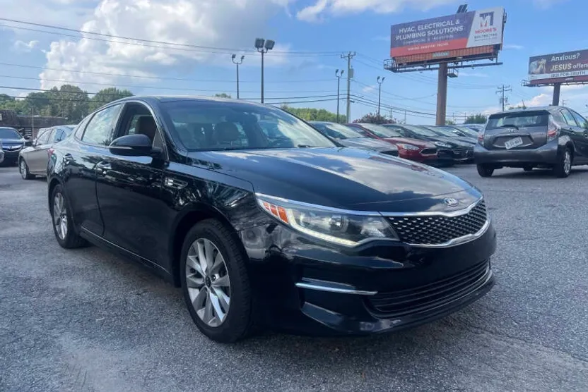 2018 Kia Optima EX photo 1