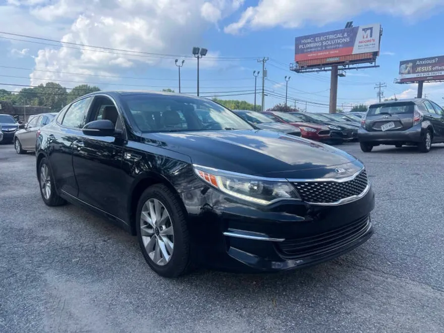 2018 Kia Optima EX photo 1