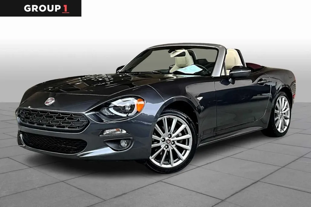 2018 Fiat 124 Spider Lusso photo 1