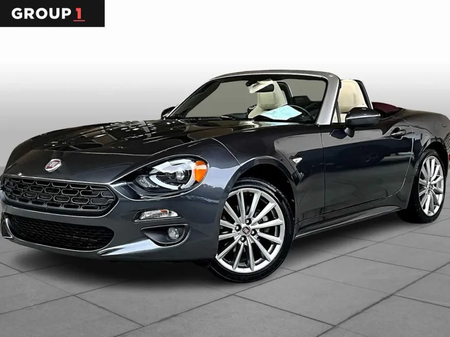 2018 Fiat 124 Spider Lusso photo 1