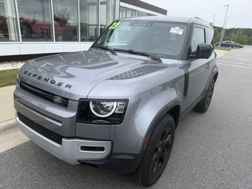 2023 Land Rover Defender 90 S photo 1
