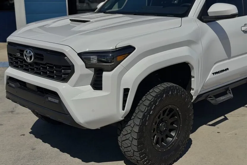 2024 Toyota Tacoma TRD Sport photo 1
