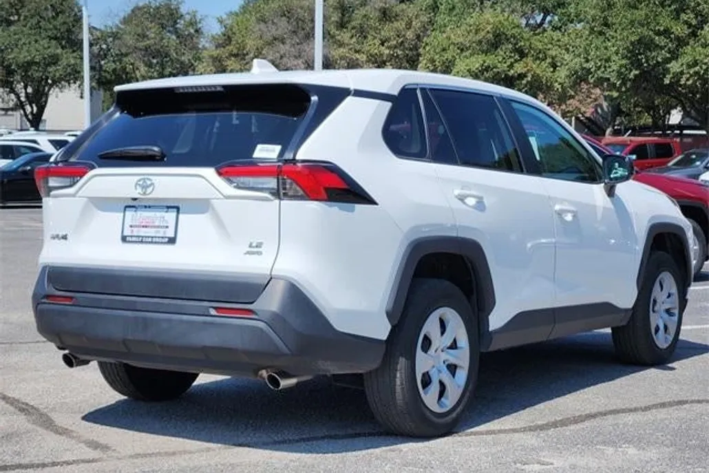 2024 Toyota RAV4 LE photo 1