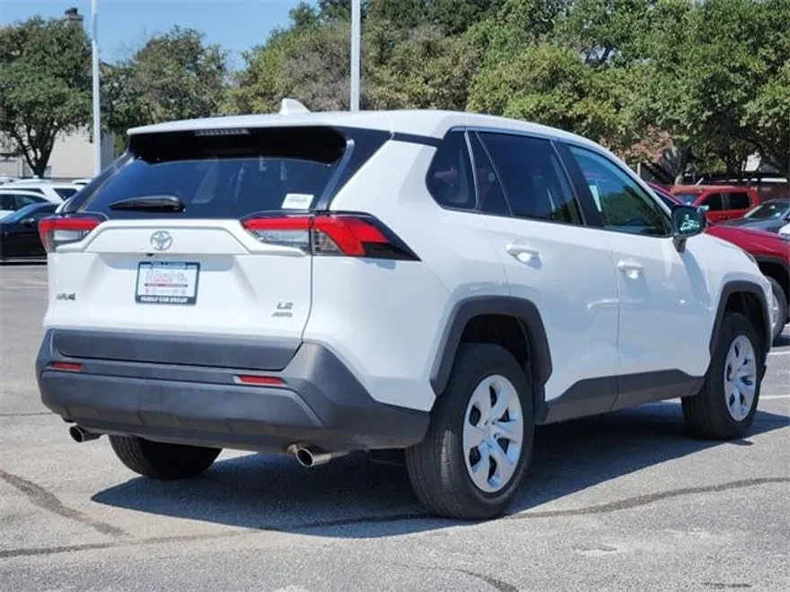 2024 Toyota RAV4 LE photo 1