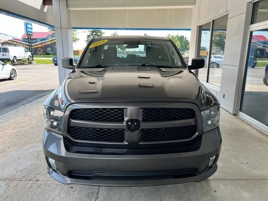 2019 Ram 1500 Classic Express photo 1