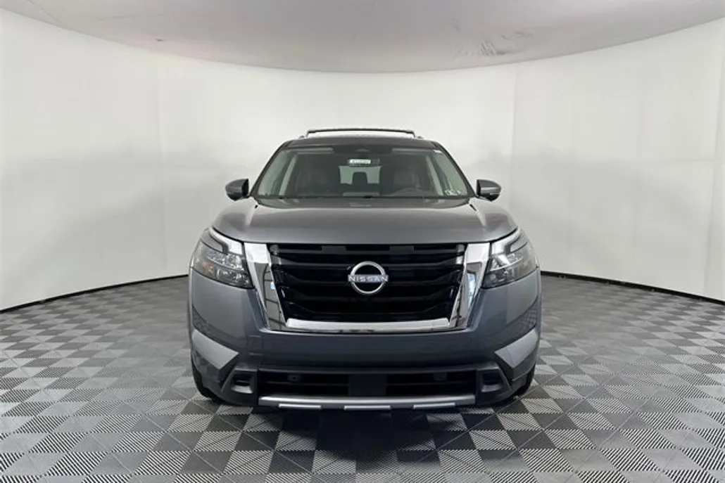 2025 Nissan Pathfinder SL photo 1