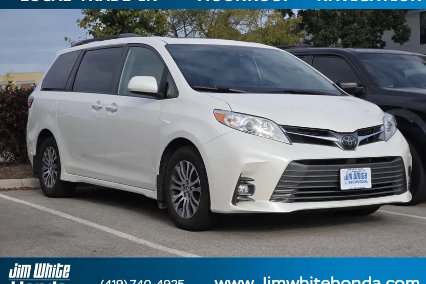 2020 Toyota Sienna photo 1