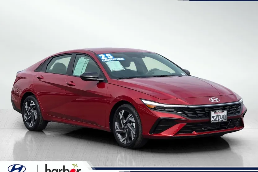 2025 Hyundai Elantra SEL Sport photo 1