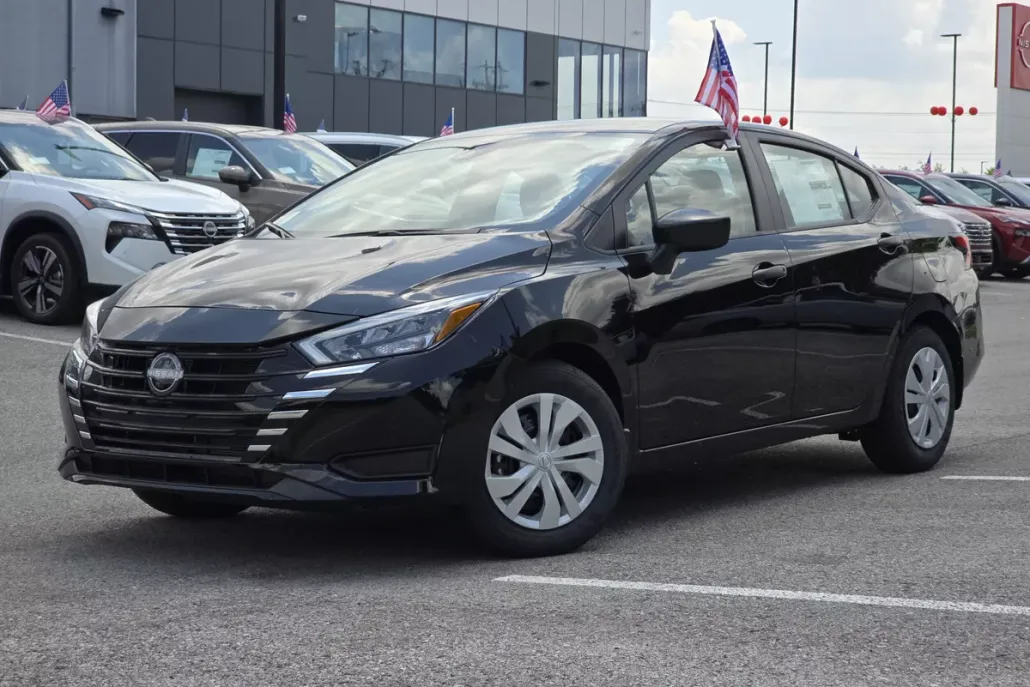 2025 Nissan Versa S photo 1