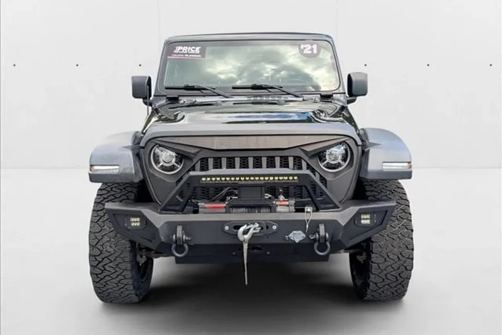 2021 Jeep Wrangler Unlimited Sahara photo 1