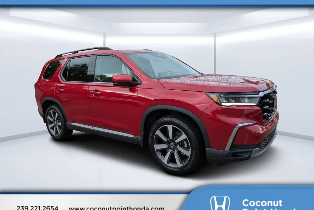 2024 Honda Pilot Touring photo 1