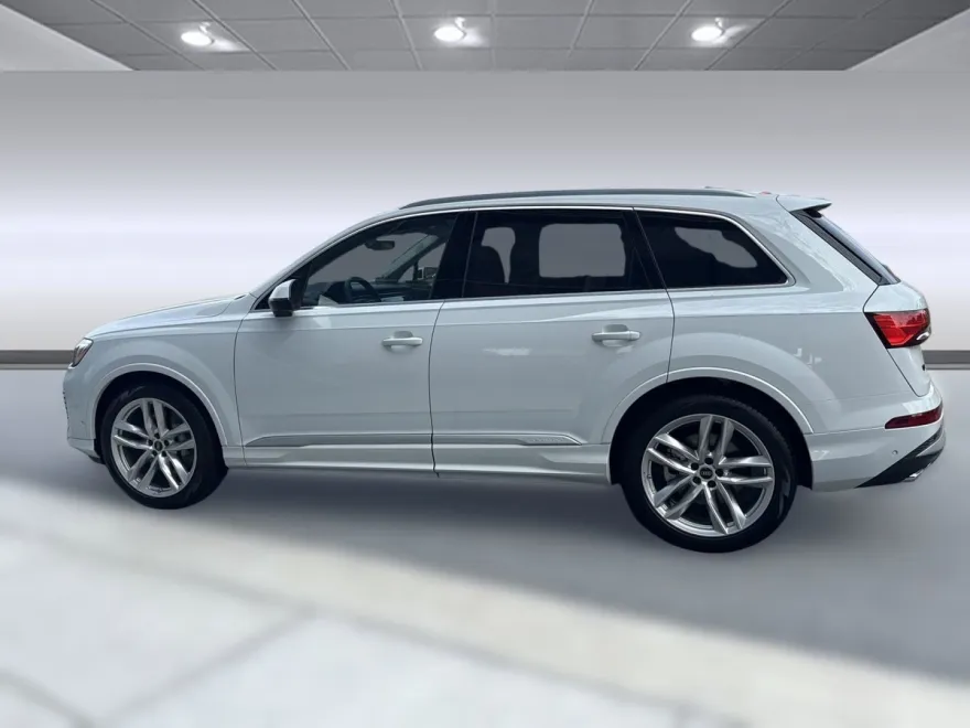 2025 Audi Q7 55 Premium Plus photo 1