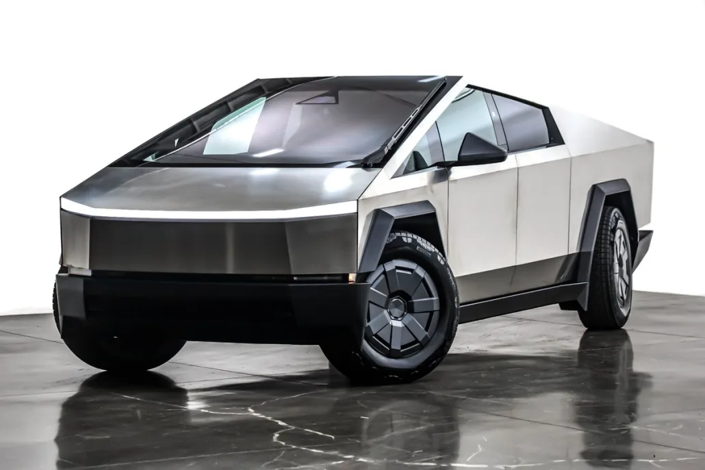 2025 Tesla Cybertruck photo 1