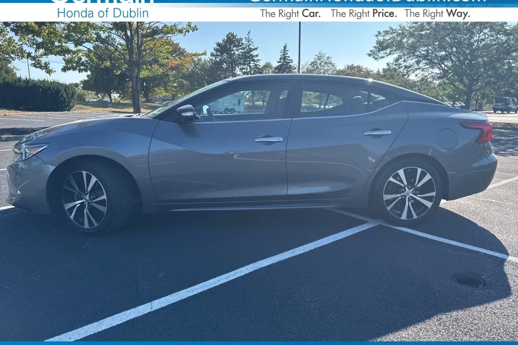 2018 Nissan Maxima SV photo 1