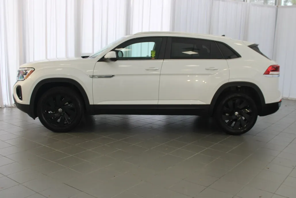 2026 Volkswagen Atlas Cross Sport SE Technology photo 1