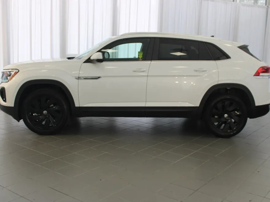 2026 Volkswagen Atlas Cross Sport SE Technology photo 1